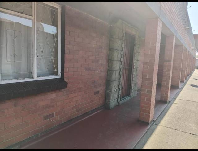 25 BEDROOM COMPLEX FOR SALE IN VEREENIGING CENTRAL